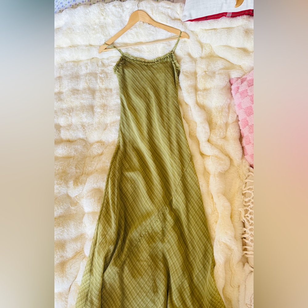 Reformation Imara Dress In Green Check, brand new without tags, never worn. - Picture 5 of 13